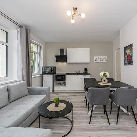 A4 Ruhiges 3-zimmer-studio Mit Balkon Halle (Saale)