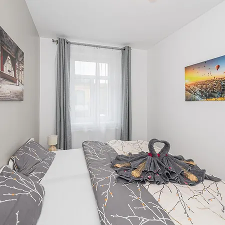 A4 Ruhiges 3-zimmer-studio Mit Balkon Apartament